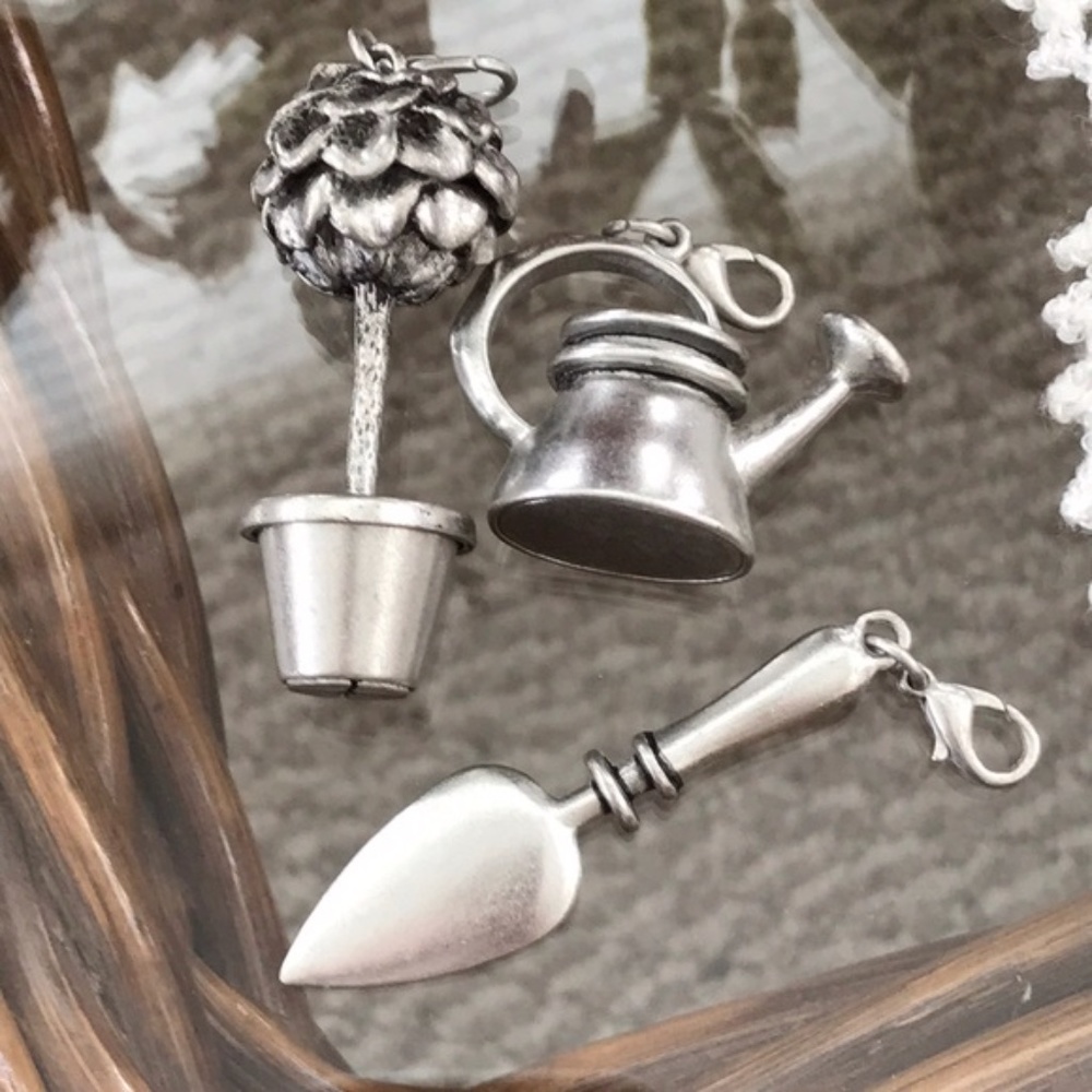 Three Garden Charms - Picture 9 of 10